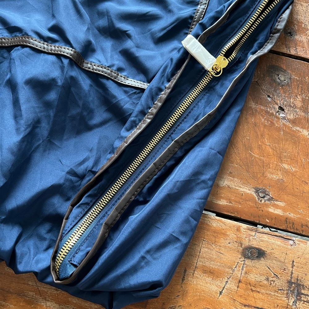 Stella McCartney Gold and Blue Travel Garment Bag with Leather Trim. New!! - Picture 4 of 6